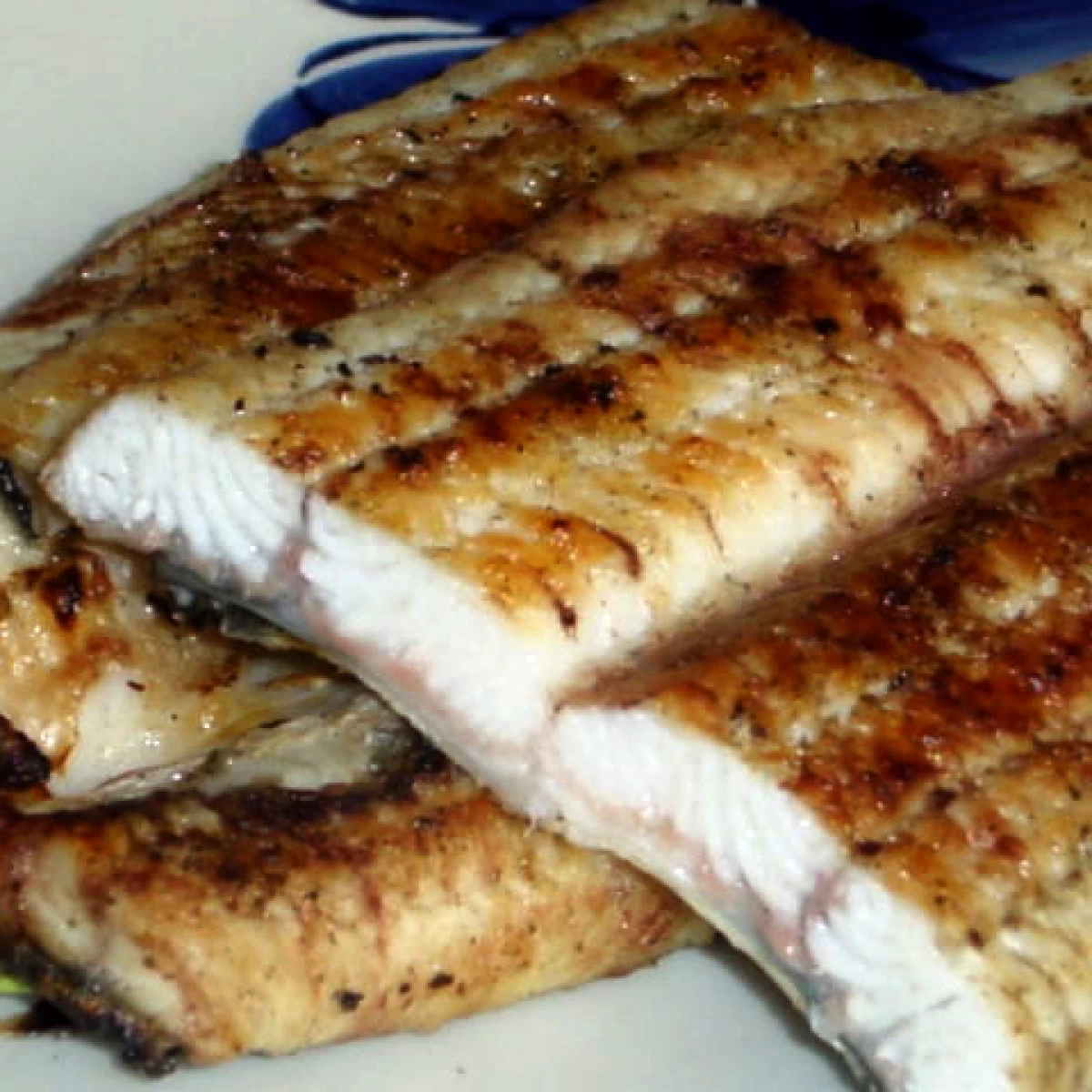 うなぎの炭火焼き白焼き (2800円/2本)